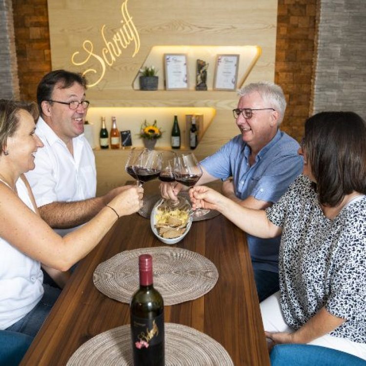 Persönliche Verkostung beim Weingut Schruiff